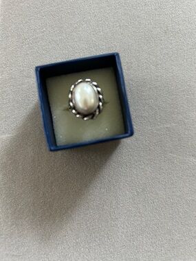 925 stamped Sterling Silver Pearl Cocktail Ring - White Pearl